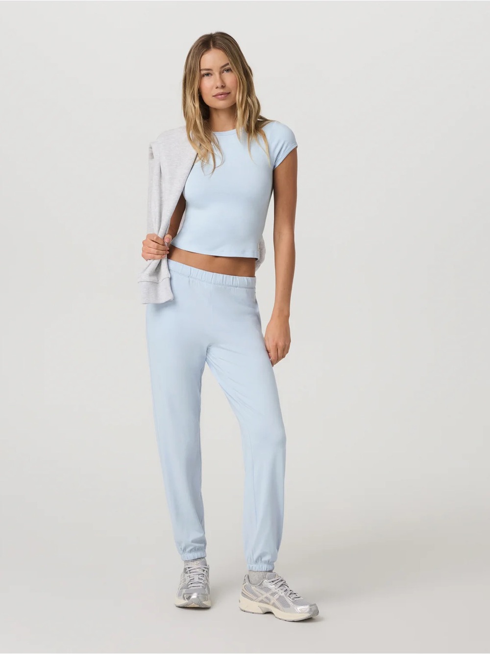 Vuori Halo Modern Sweatpant, Soft Sky Heather, NWT